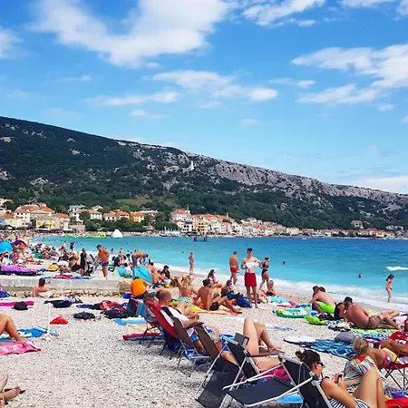 Nana - 3* Baška
