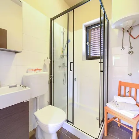 Casa de hóspedes Nana - 3*