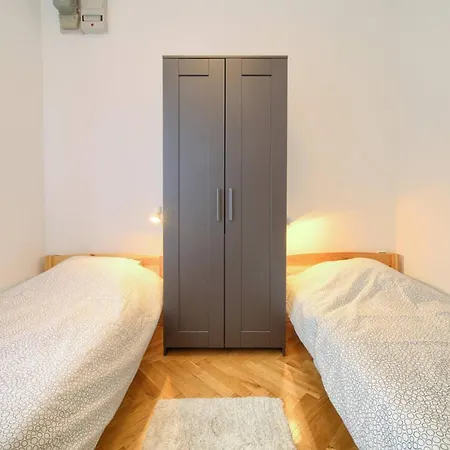 Nana - Casa de hóspedes Baška